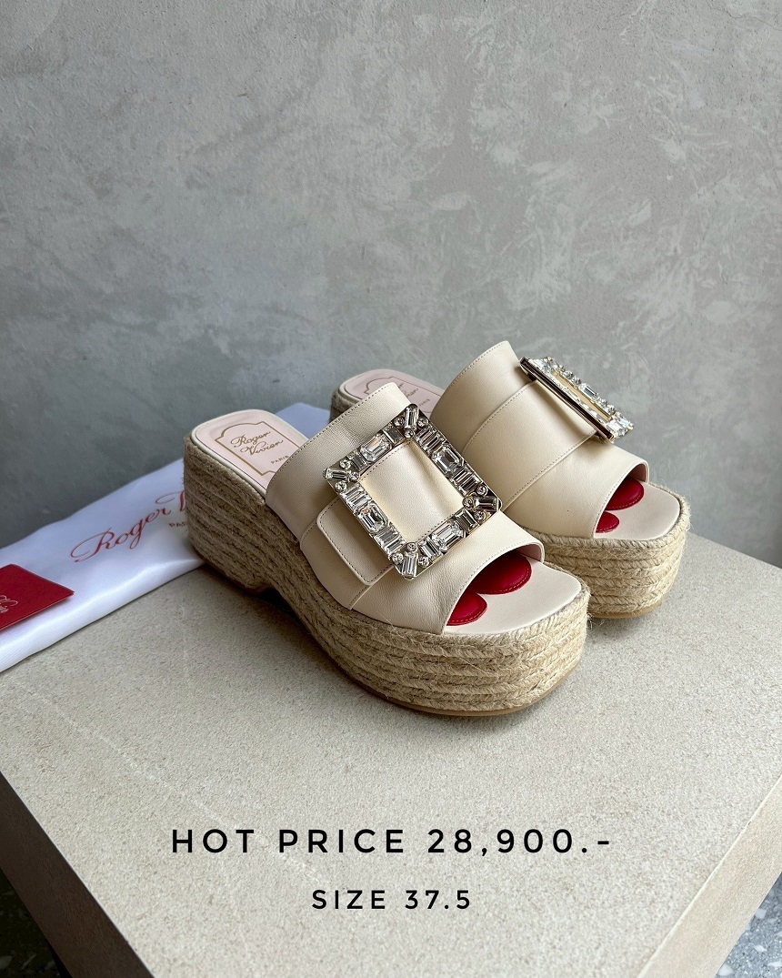 Roger Vivier◆ STRASS BUCKLE ◆ ベルベット エスパドリーユ Roger Vivier】Strass Buckle ベルベット エスパドリーユ (Roger
