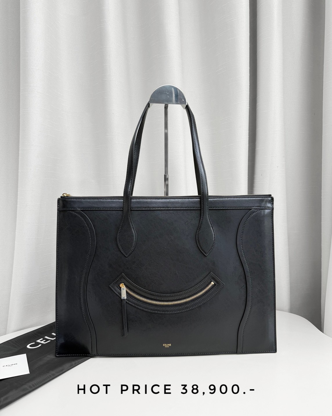 Celine Flat Luggage In Glossy Calfskin - Black